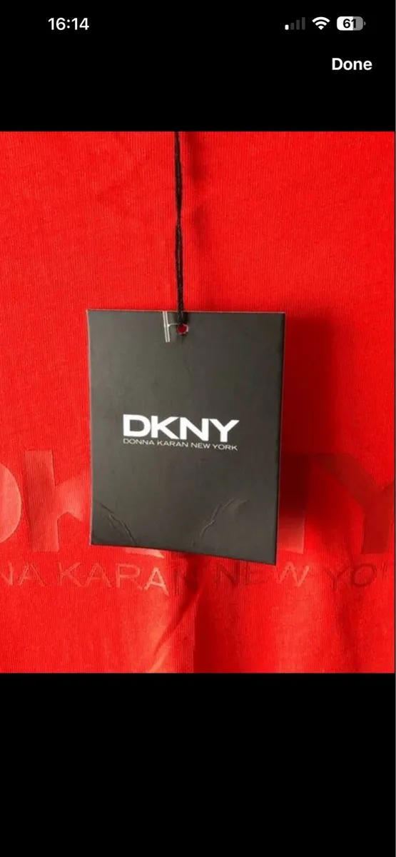 Mens BNWT DNKY teeshirt size L €15 - Image 3