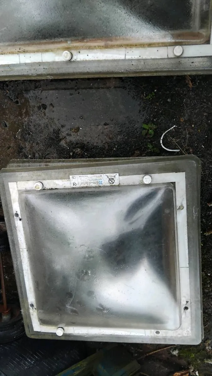 2x roof windows - Image 2