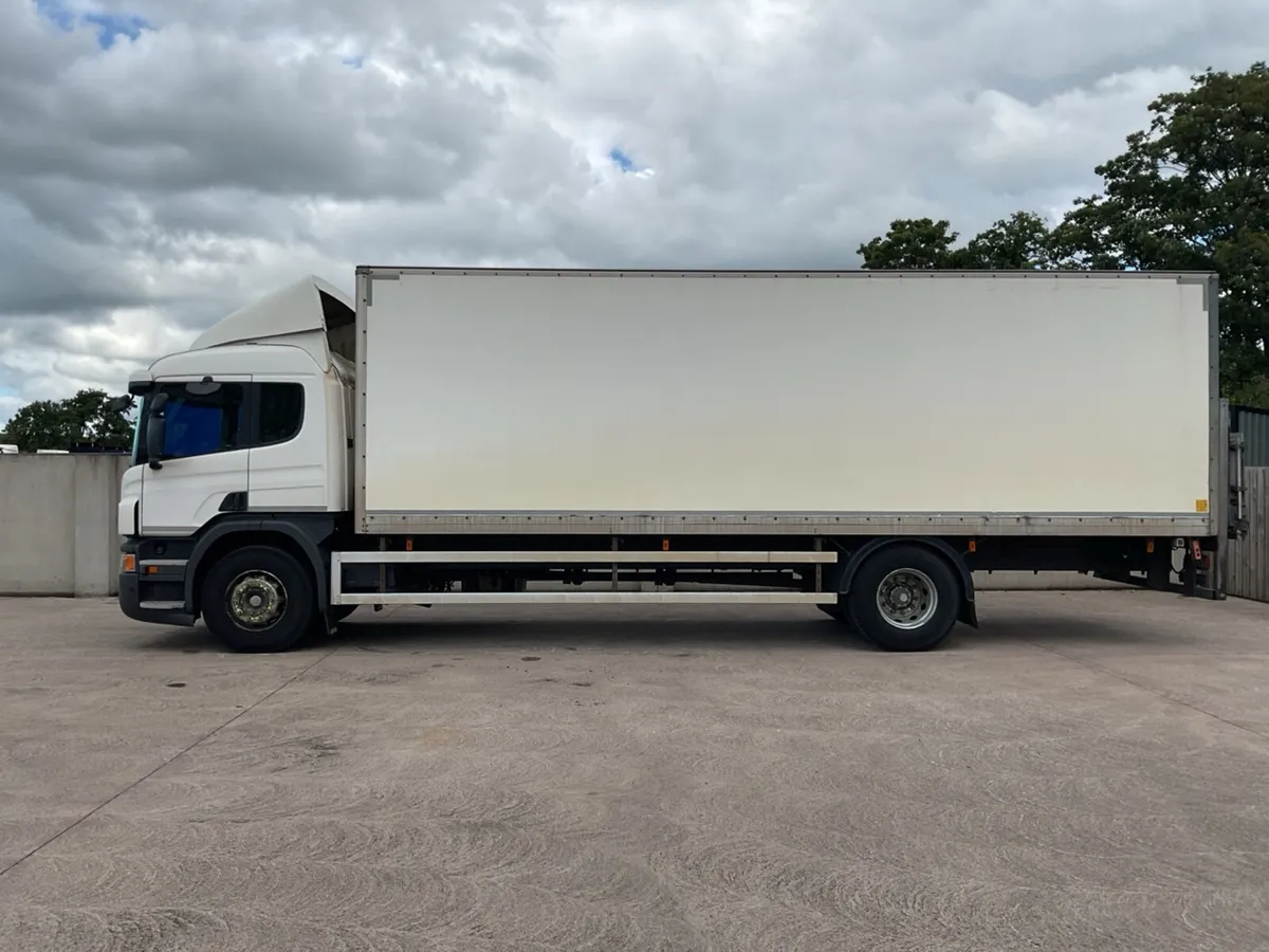 2015 Scania P250 4x2 Boxvan - Image 3