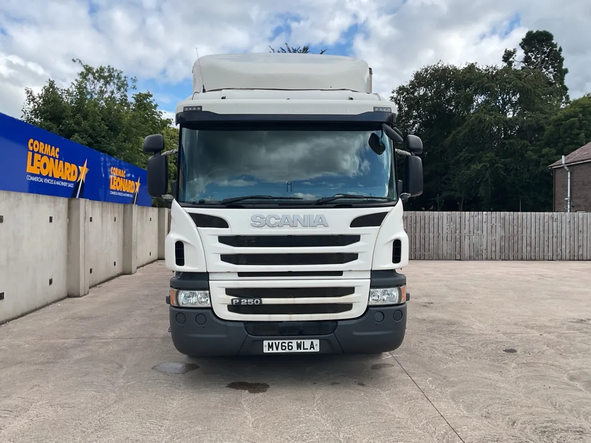 2015 Scania P250 4x2 Boxvan - Image 2