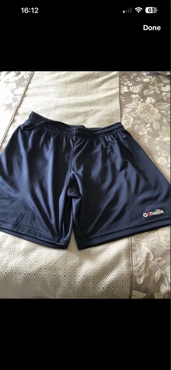 Mens oneills shorts size M €5 - Image 1