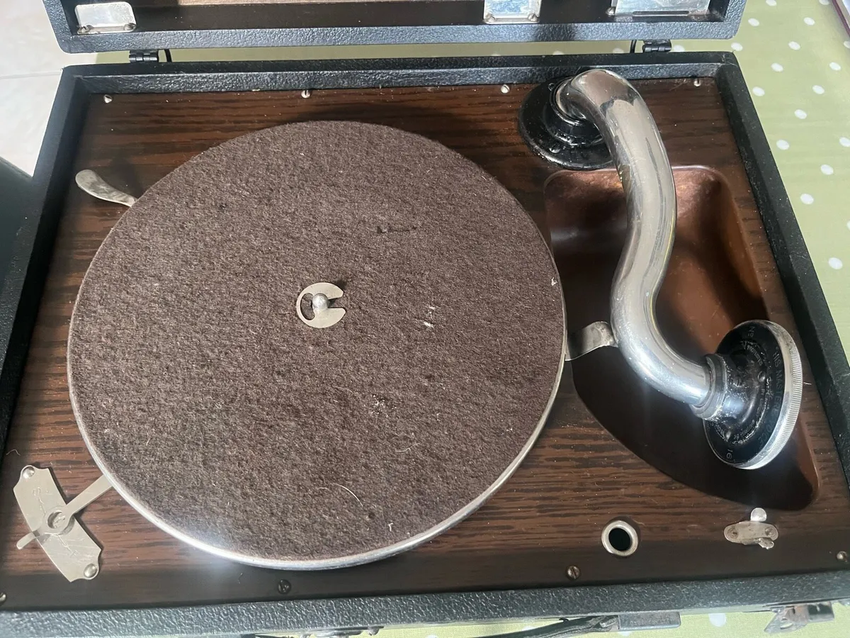 Vintage HMV Gramophone - Image 2