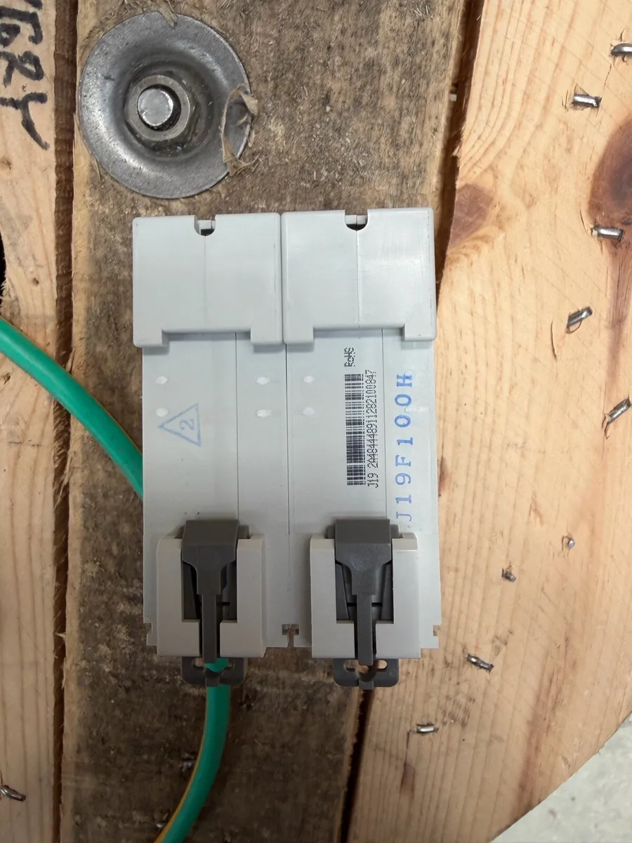 CHINT CB-125 2 Pole 100A Double Breaker - Image 3