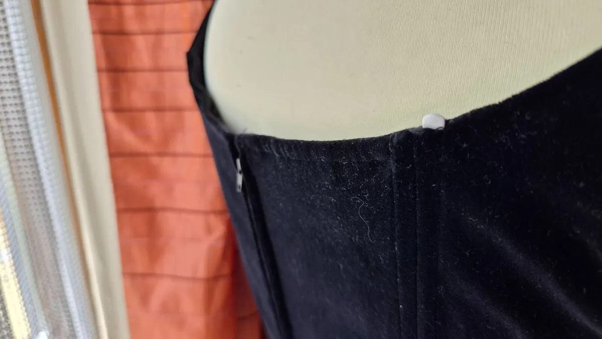 Vintage cotton velvet corset - Image 4