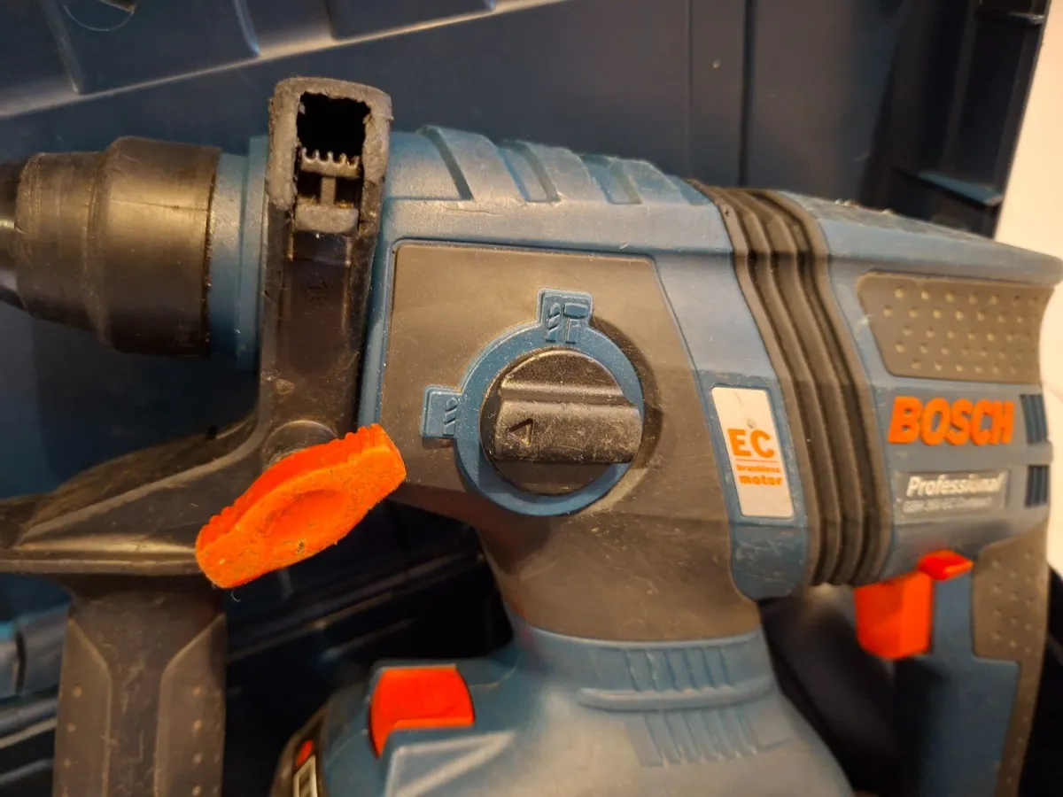 Bosch GBH 36V-EC Compact 2 Mode Drill - Image 4