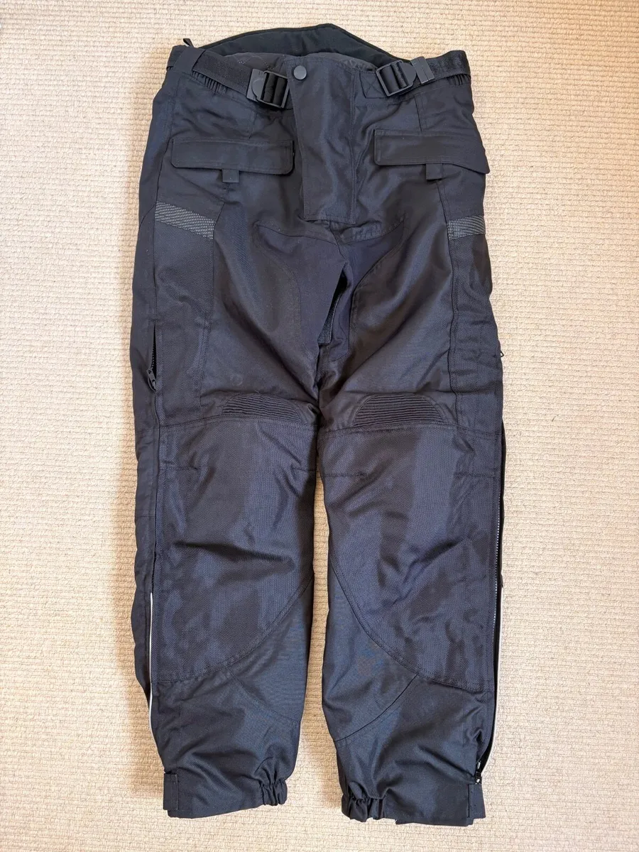 Motorbike Jacket (S) & Leggins (M). - Image 2