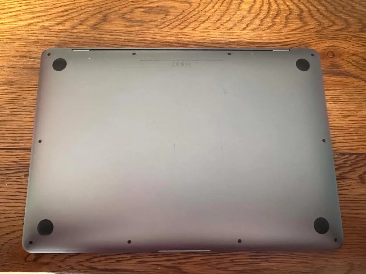 Macbook Air 2020 - Image 3
