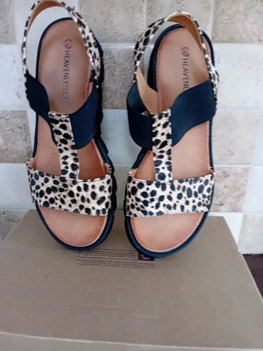 LADIES SANDALS NEW ( SIZE 38) - Image 1