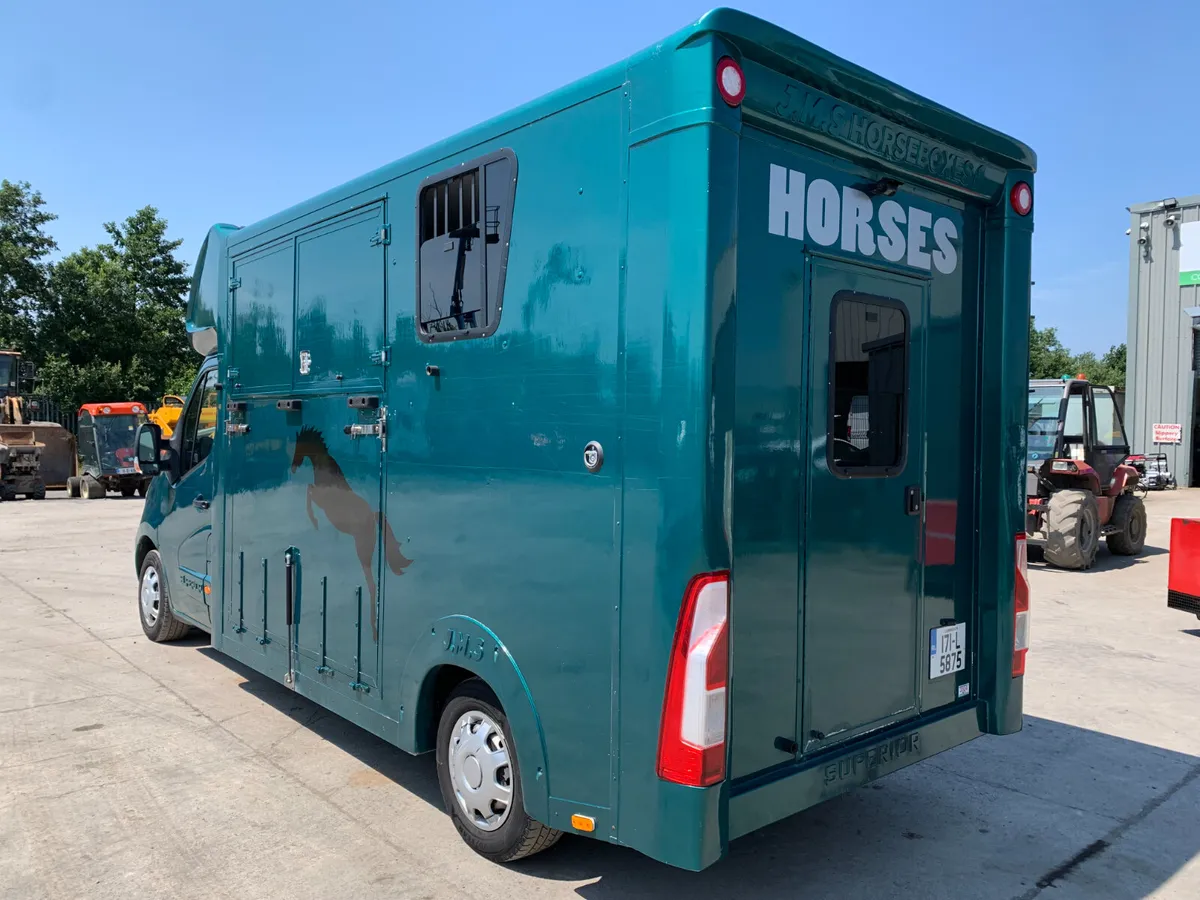 2017 RENAULT MASTER JMS SUPERIOR HORSEBOX FOR AUCT - Image 3