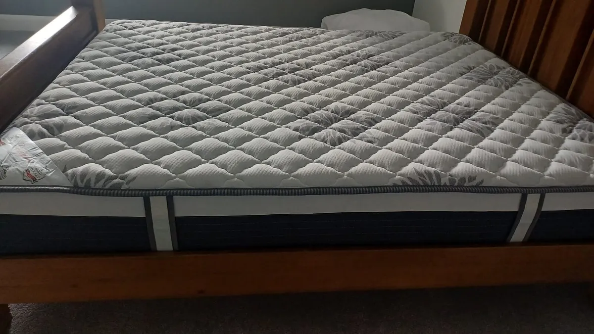 Brand new king size mattress - Image 3