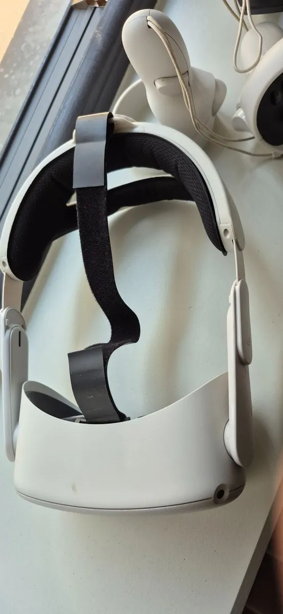 Oculus quest 2 - Image 2