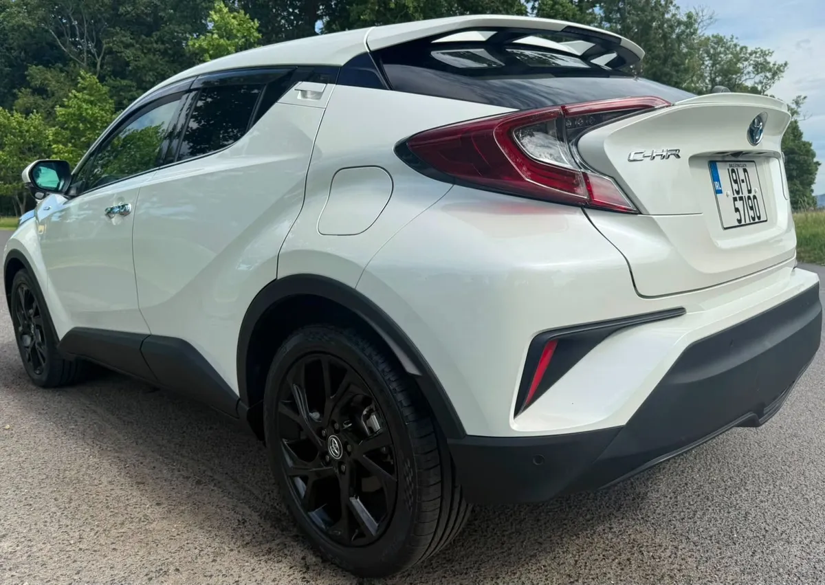 Toyota C-HR 2019 - Image 2