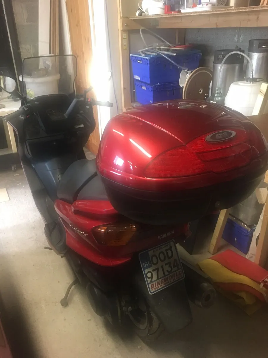2000 YAMAHA Majesty 250 in excellent condition - Image 2