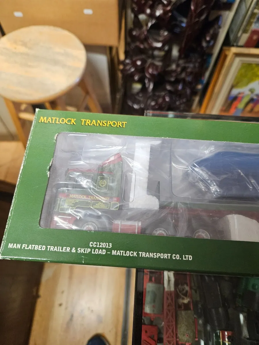 Corgi MAN Tractor Unit and Trailer with Skip Load - Image 2