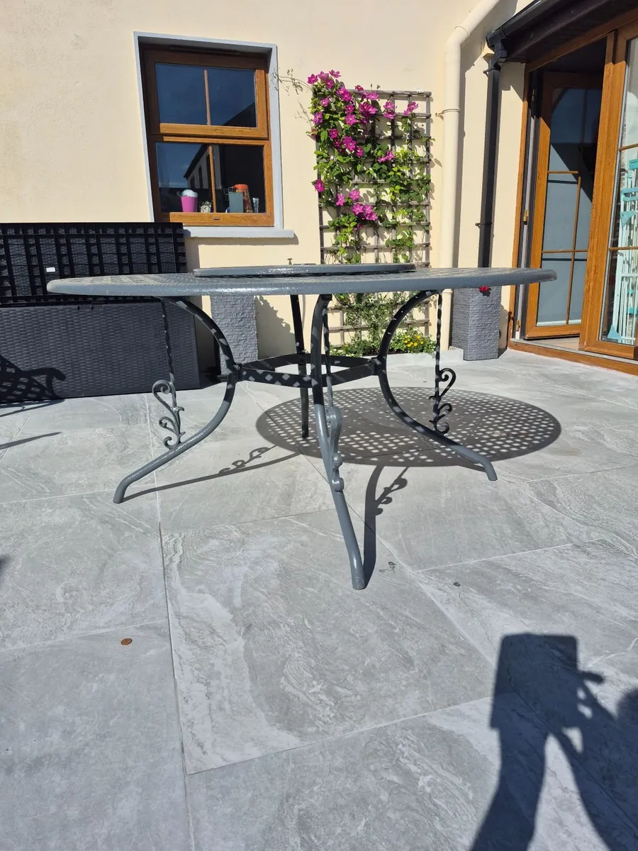 6 searer patio furniture - Image 1