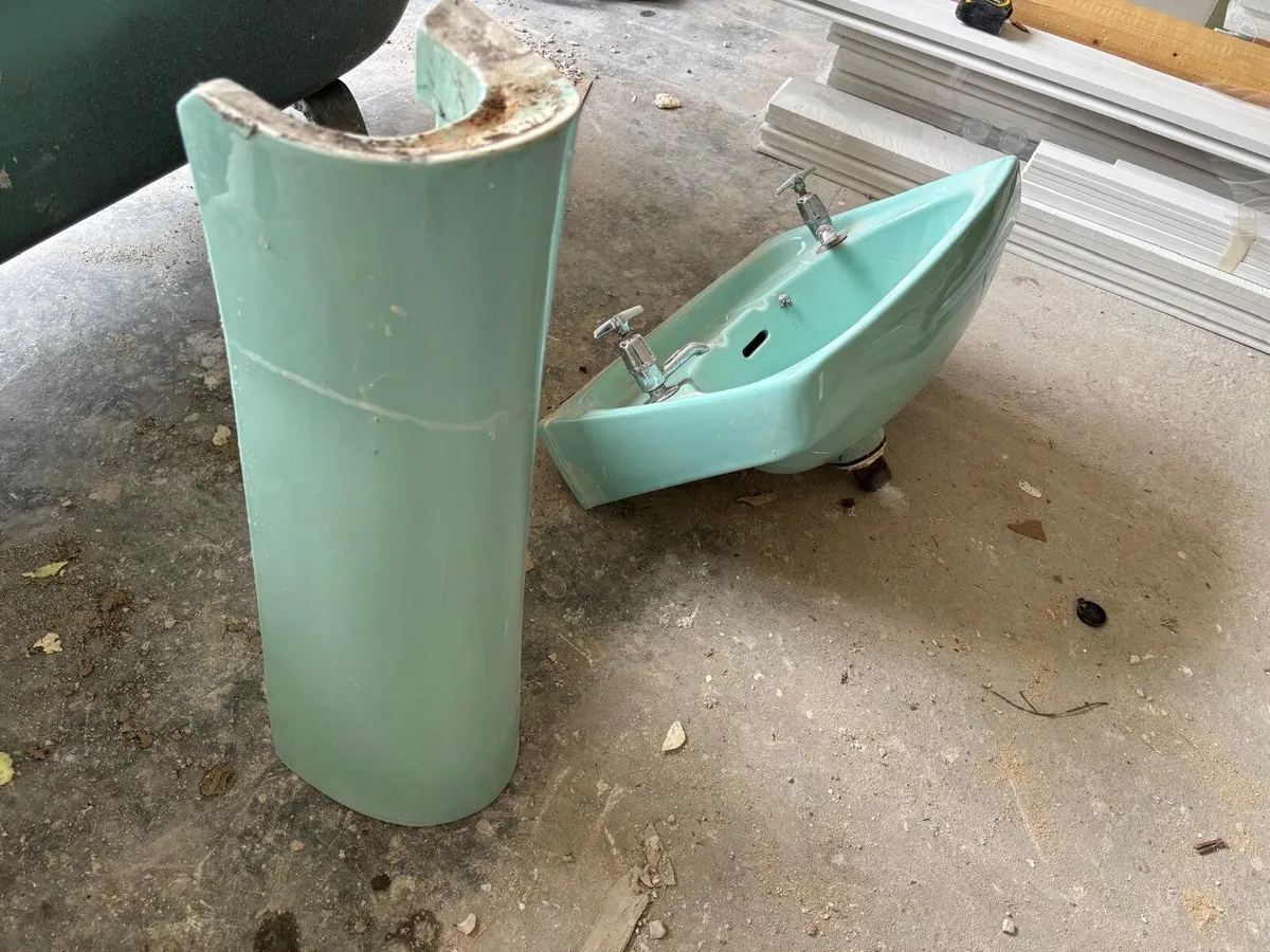 Steel Bath & Sink with Pedestal - Image 3
