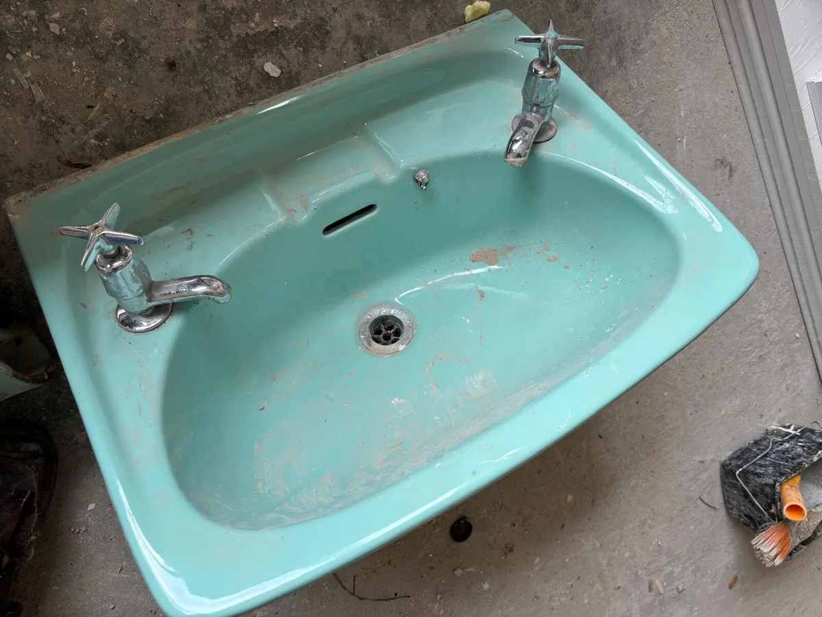 Steel Bath & Sink with Pedestal - Image 4