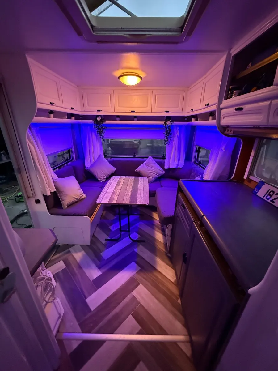 Fendt caravan - Image 3