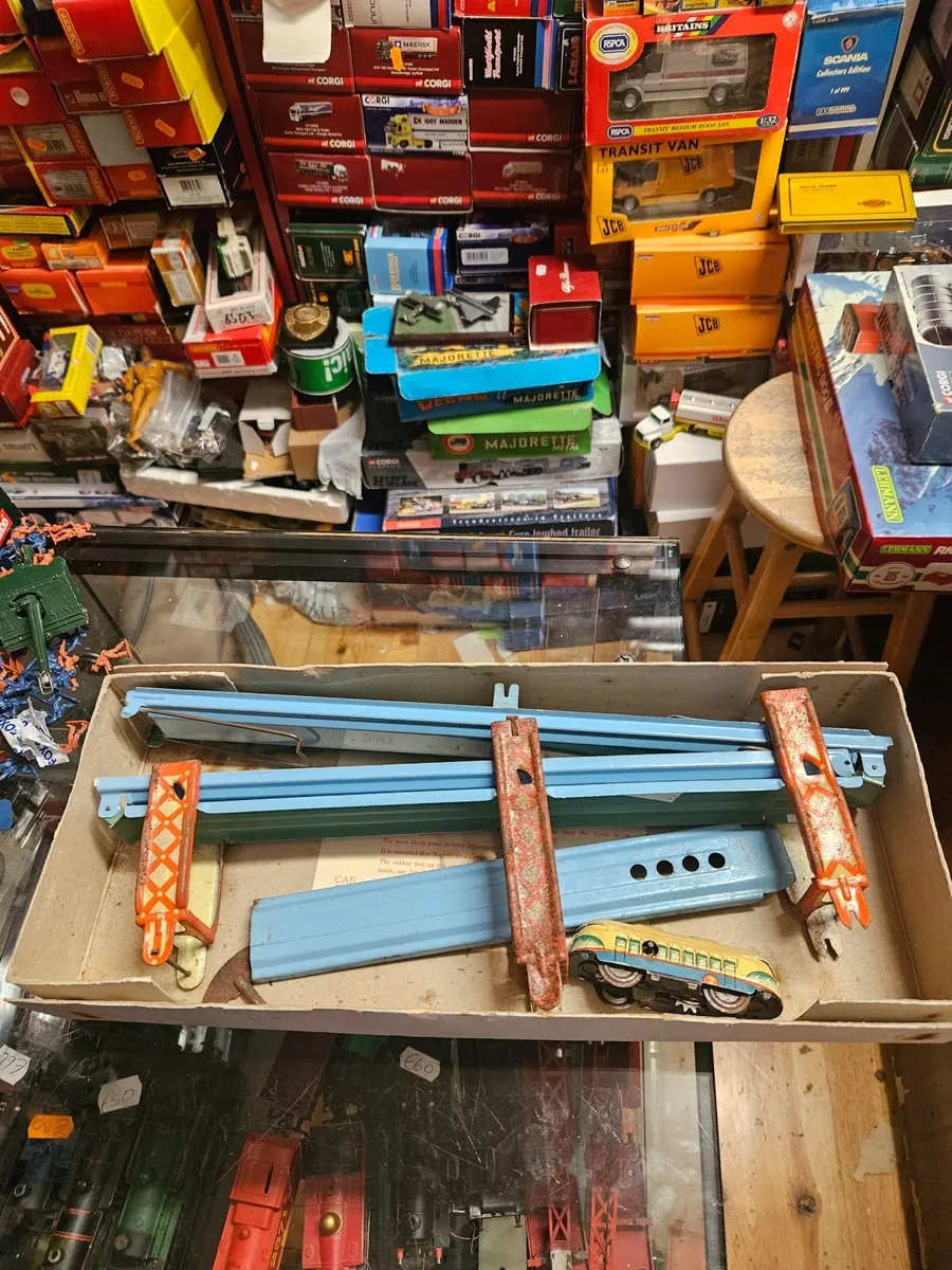 Vintage Chad Valley Tinplate Railway - Image 4