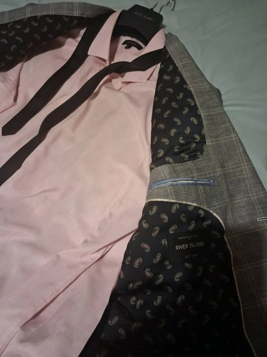Jacket and shirt tie - Image 1