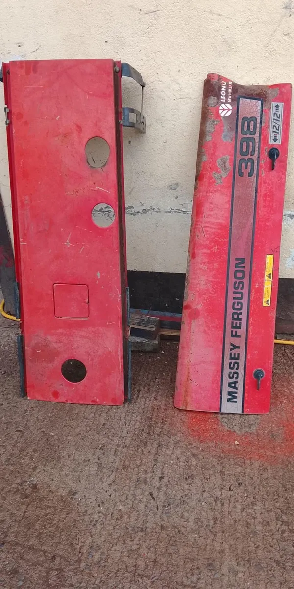 Massey Ferguson 398 Bonnet - Image 2