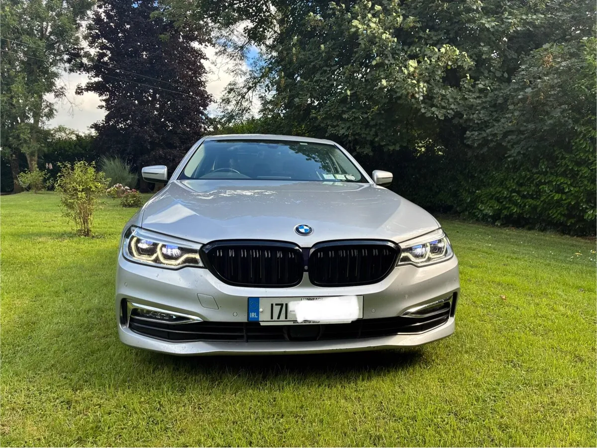BMW 523i Luxury Line Special Edition - Image 1