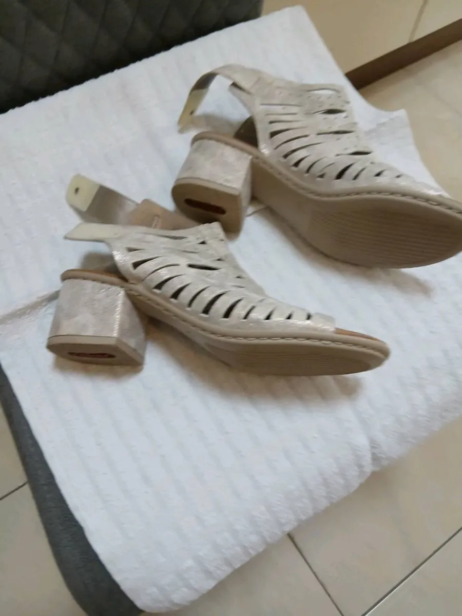 LADIES SHOES ALL NEW - Image 1