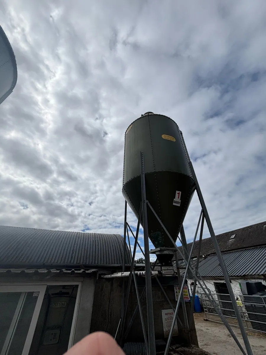 12 unit milking parlour - Image 4