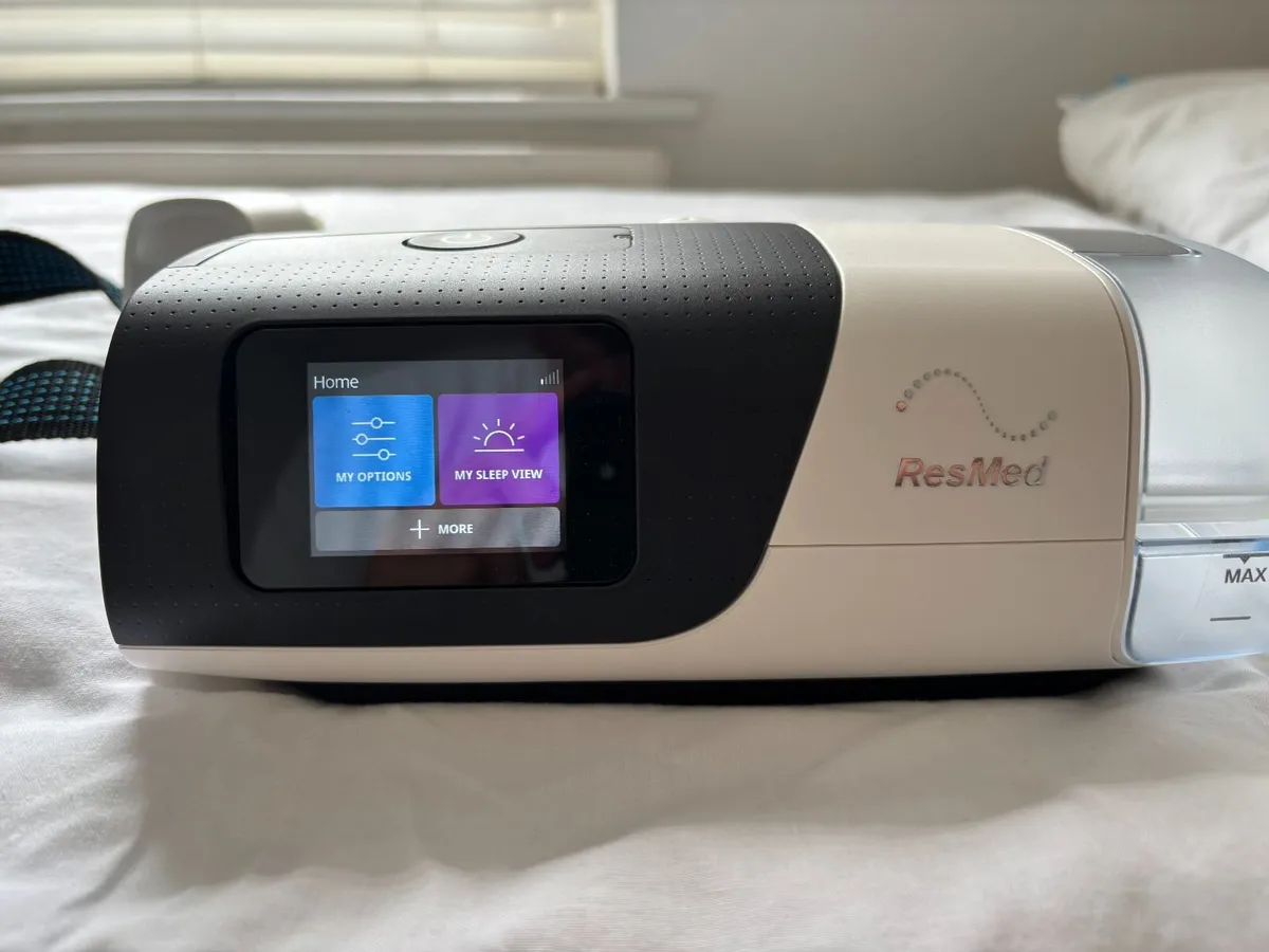 ResMed AirSense 11 AutoSet CPAP (36 hours use) - Image 4