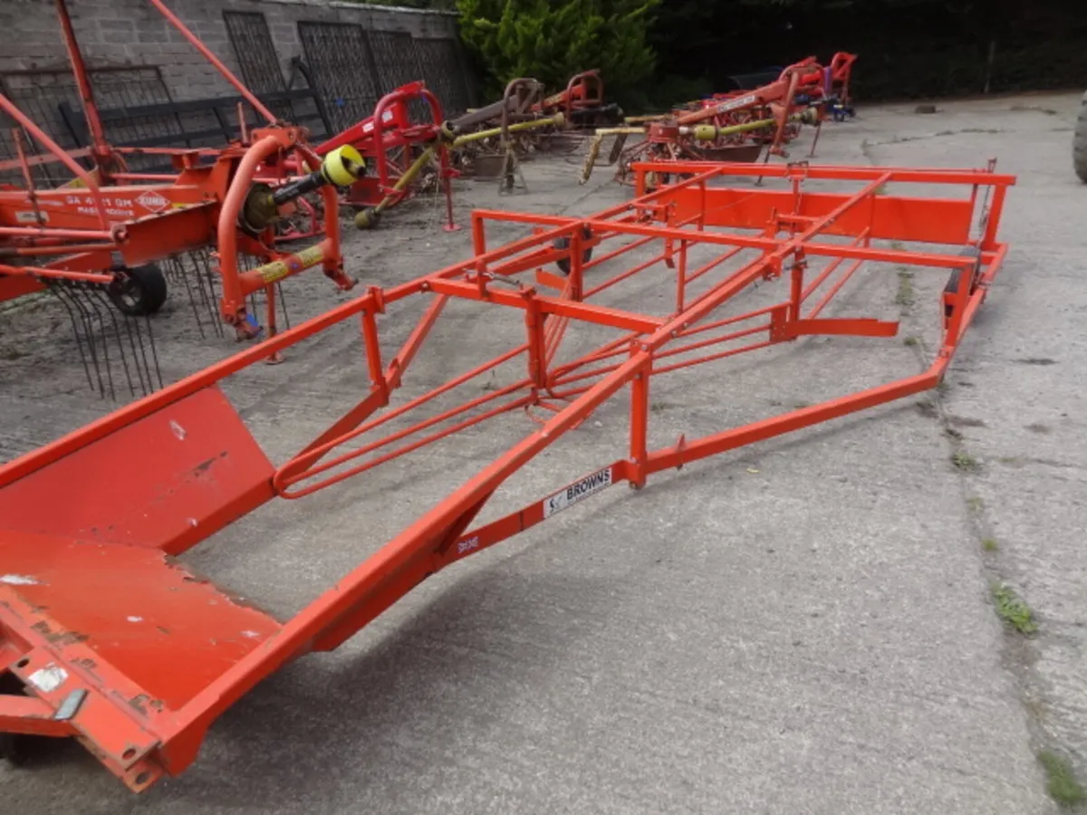 Browns Flat 8 Bale Sledge Accumulator - Image 2