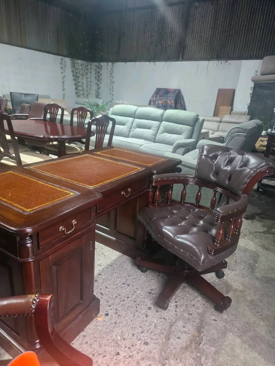 Captains chesterfield desk chair - Image 1