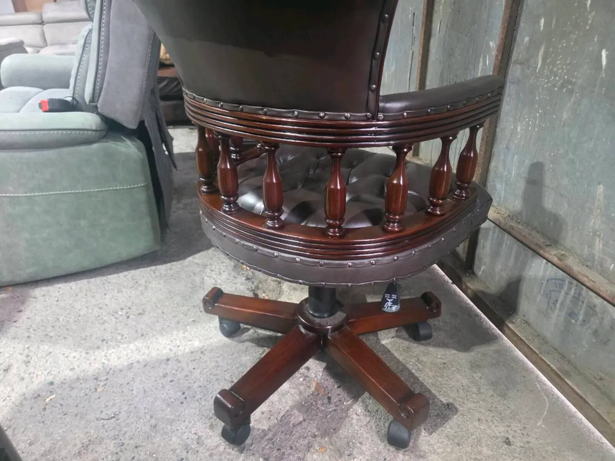 Captains chesterfield desk chair - Image 4