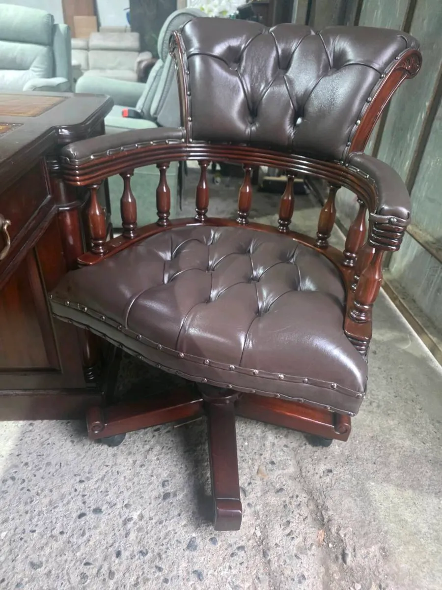 Captains chesterfield desk chair - Image 2