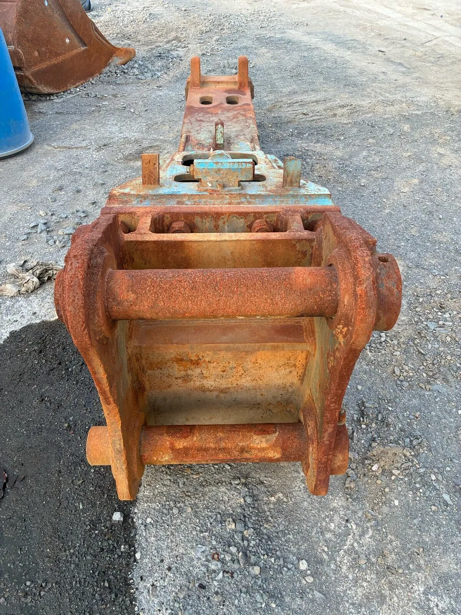 Rock breaker - Image 3