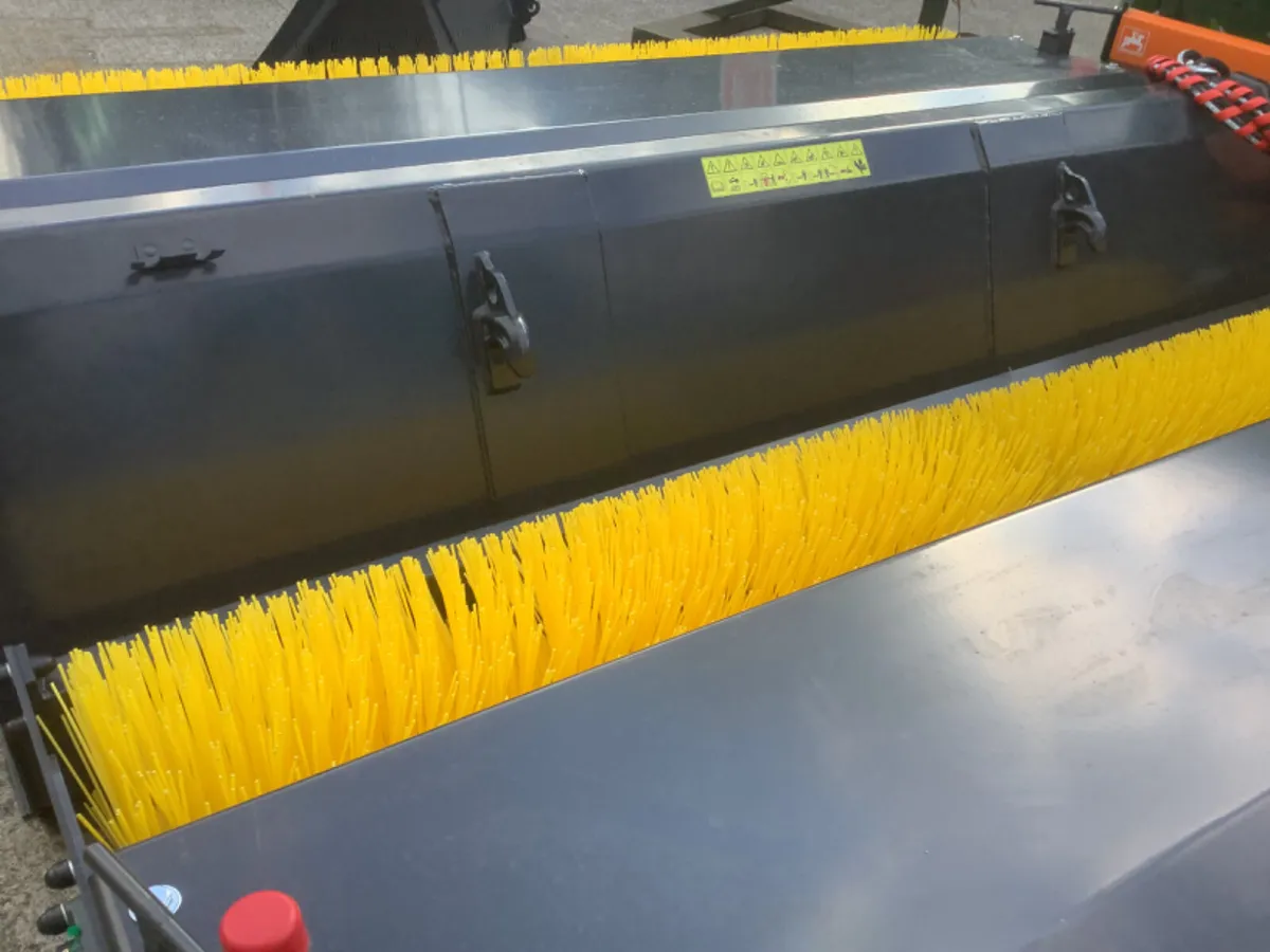New 2.2 metres Intertec sweeper collector - Image 2