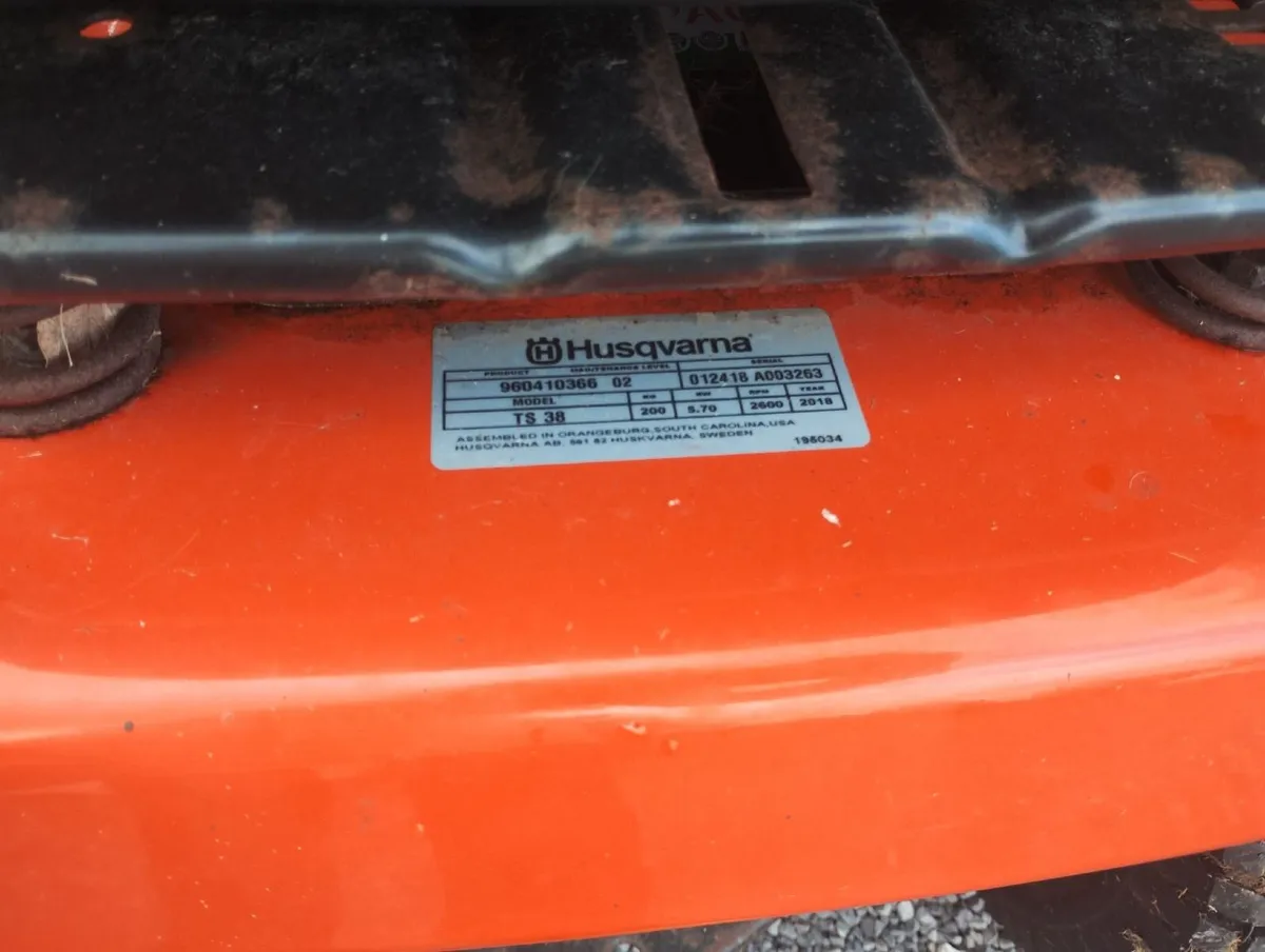 Husqvarna TS 38 Ride-On Lawnmower - Image 2