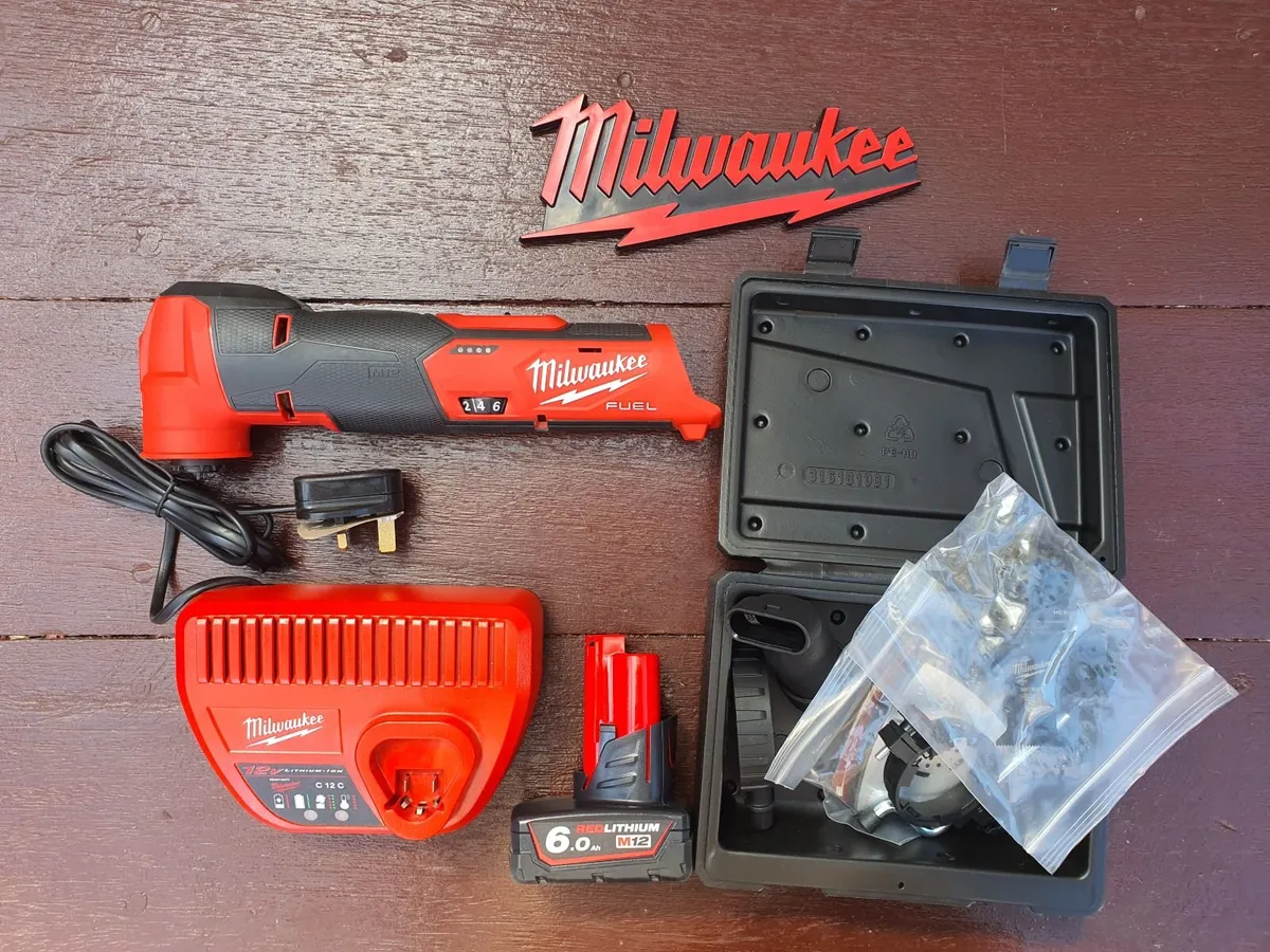 Milwaukee M12 Brushless Multi-Tool kit - Image 2