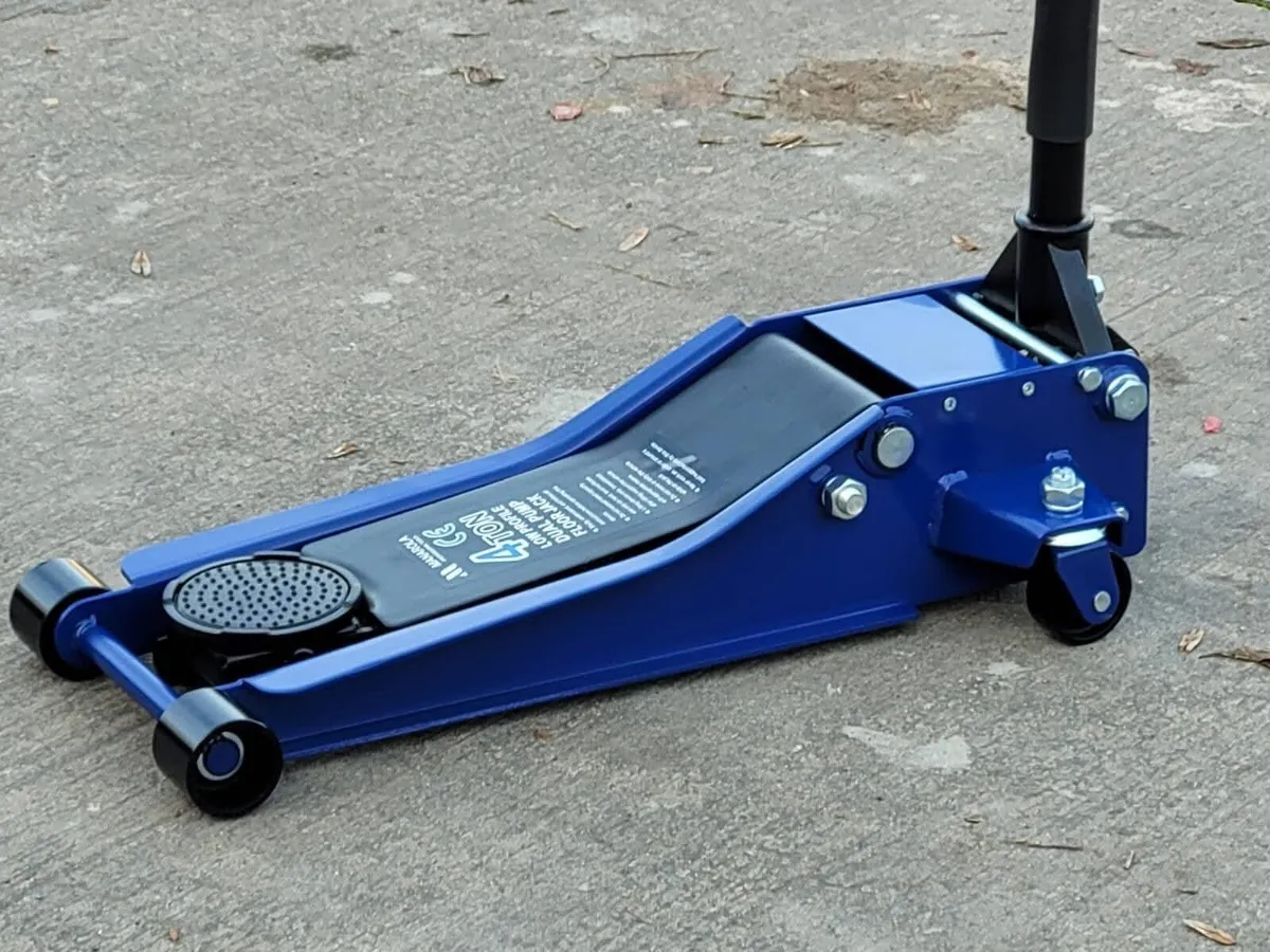 Heavy Duty 4 Ton Ultra Low Profile Trolley Jack - Image 2