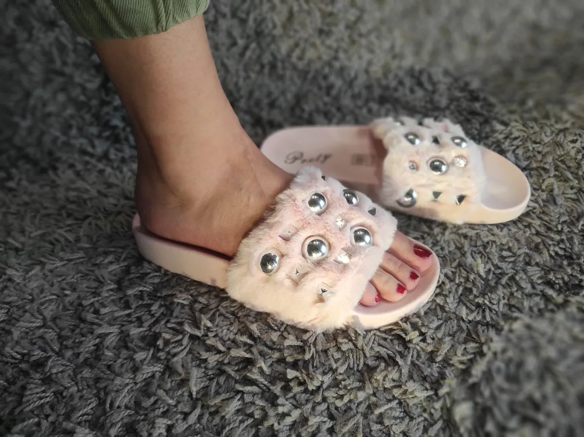Slippers With Fur Gray Pink White - Image 2