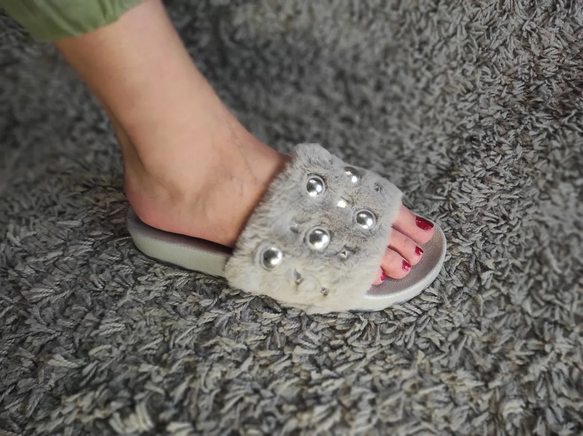 Slippers With Fur Gray Pink White - Image 4