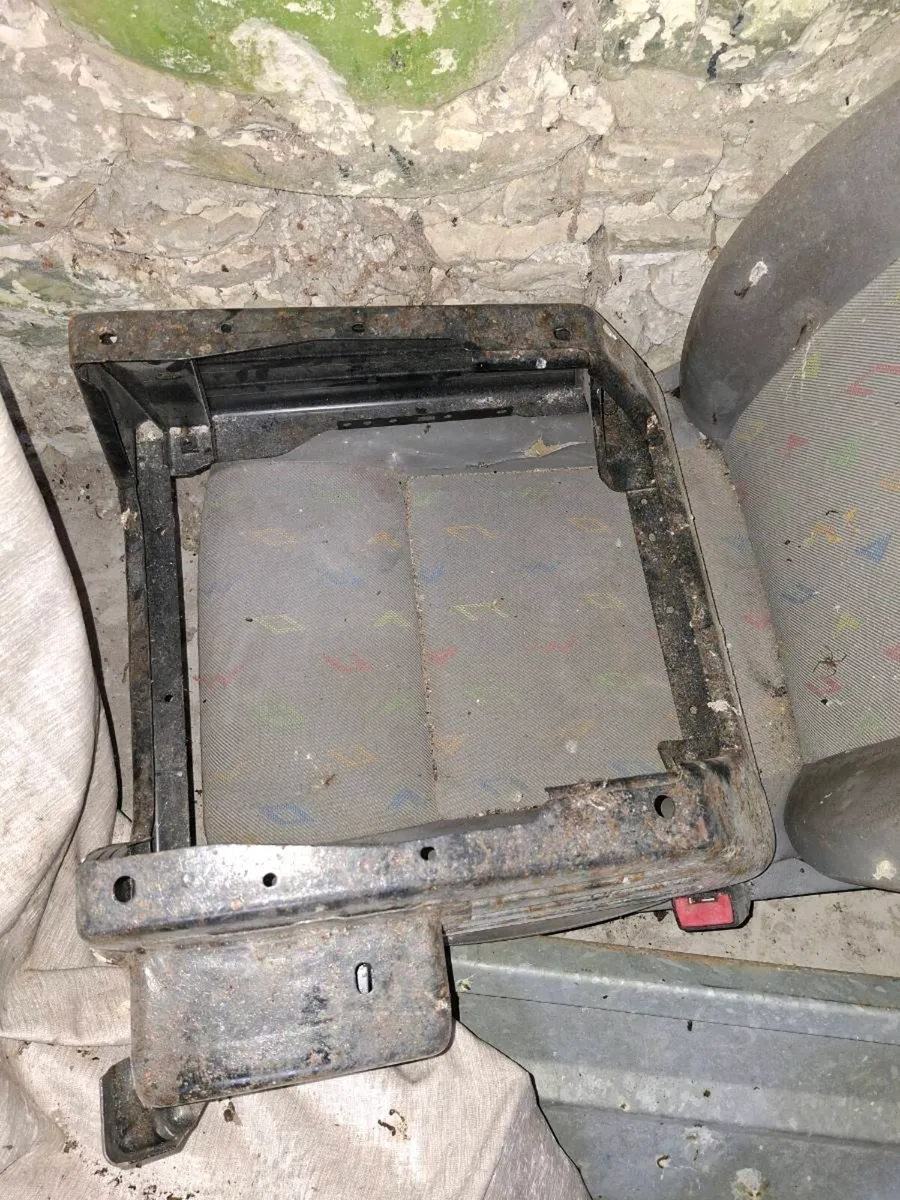 VW Transporter T5 seats - Image 3