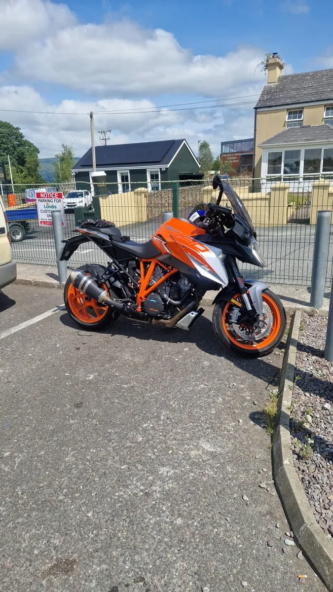 KTM 1290 SUPER DUKE G.T - Image 2