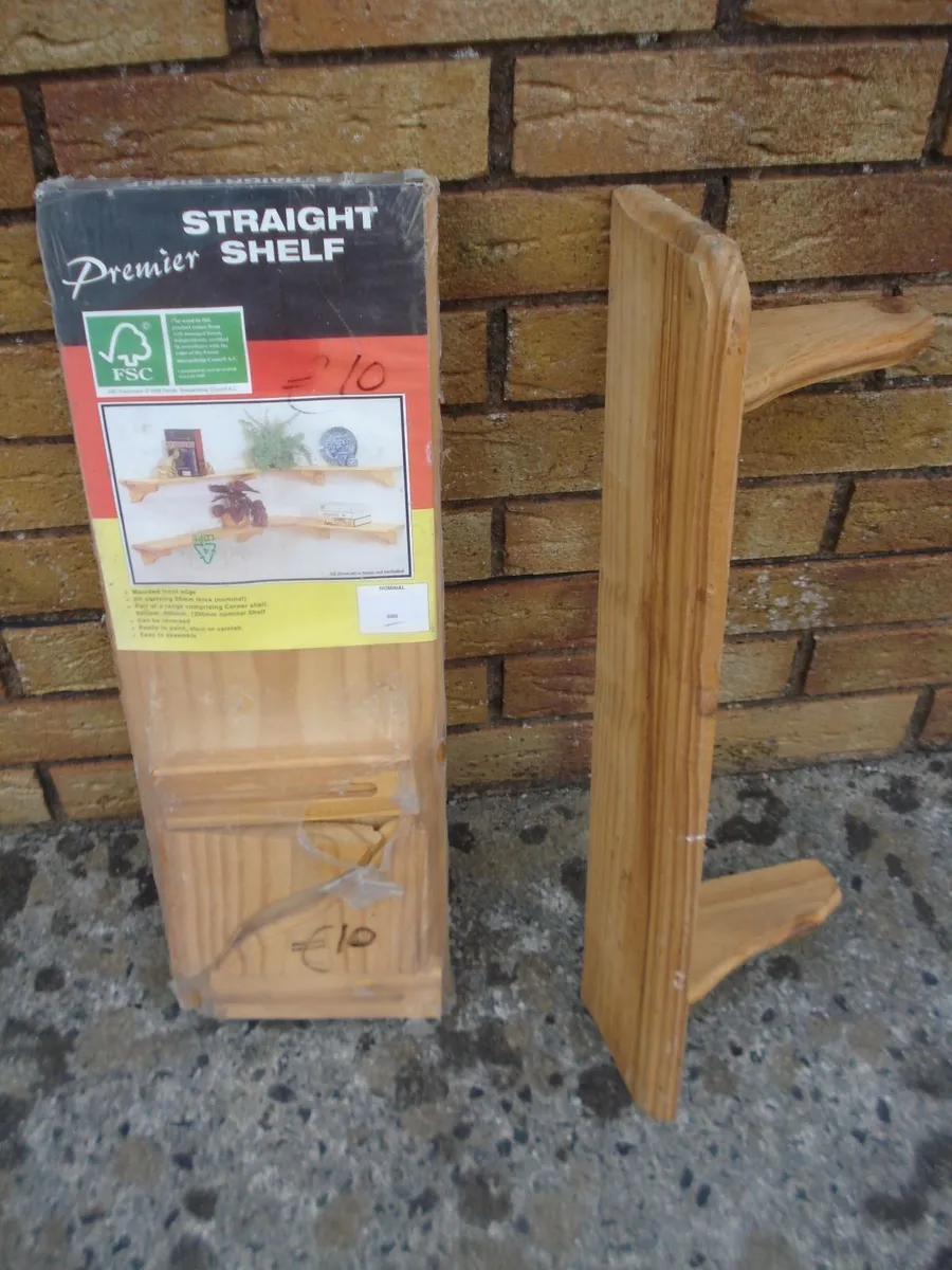 SOLID PINE SHELVES WITH WALL BRACKETS. - Image 2