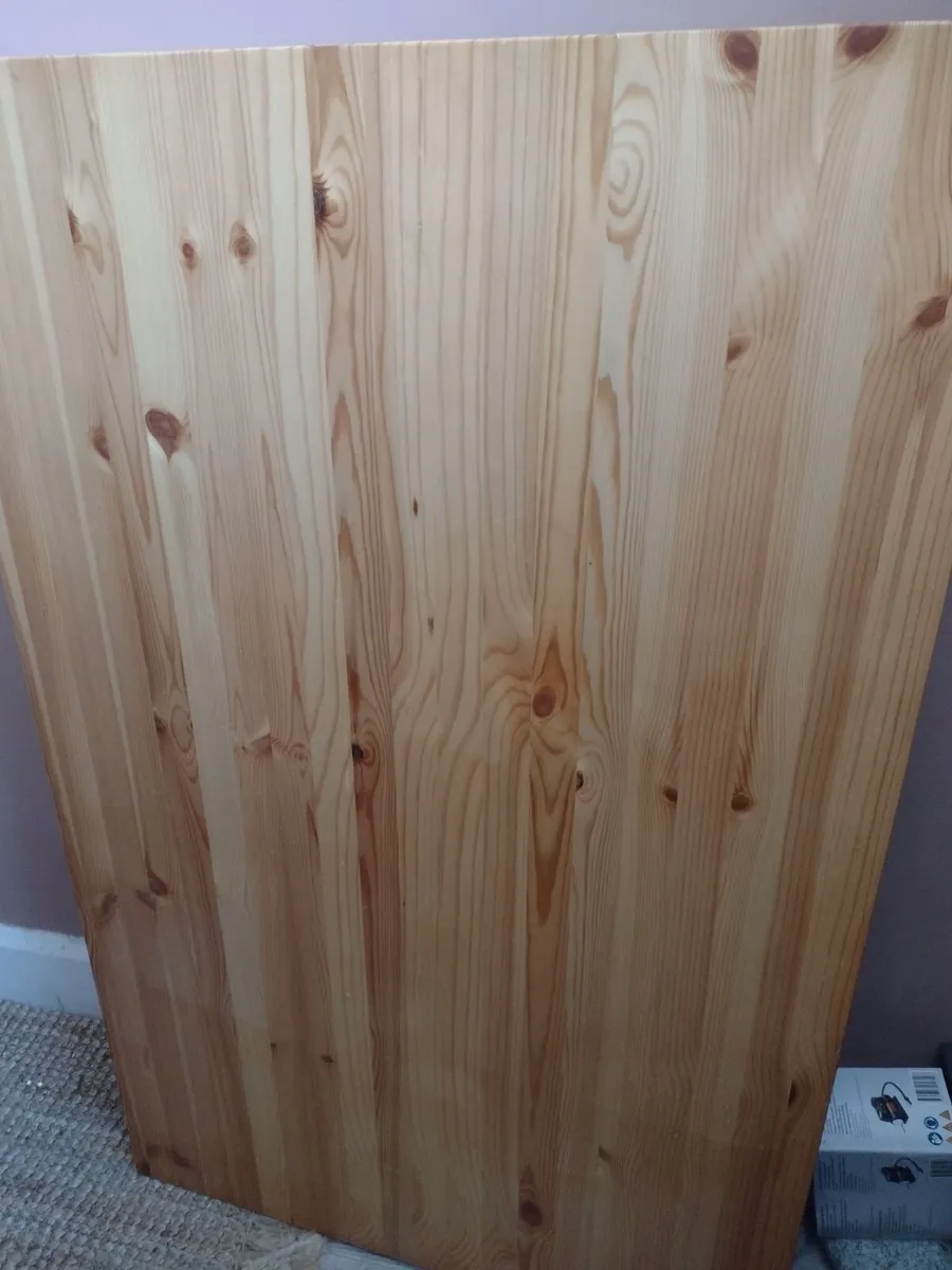 New Pine dining table - Image 4