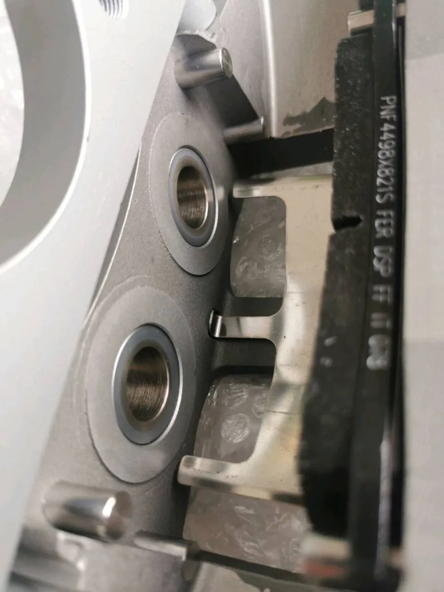 Alcon Brake Calipers and Pads - Image 3