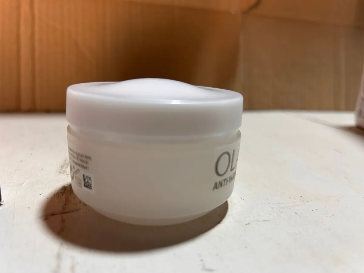 Olay Anti-Wrinkle Cream - Image 1