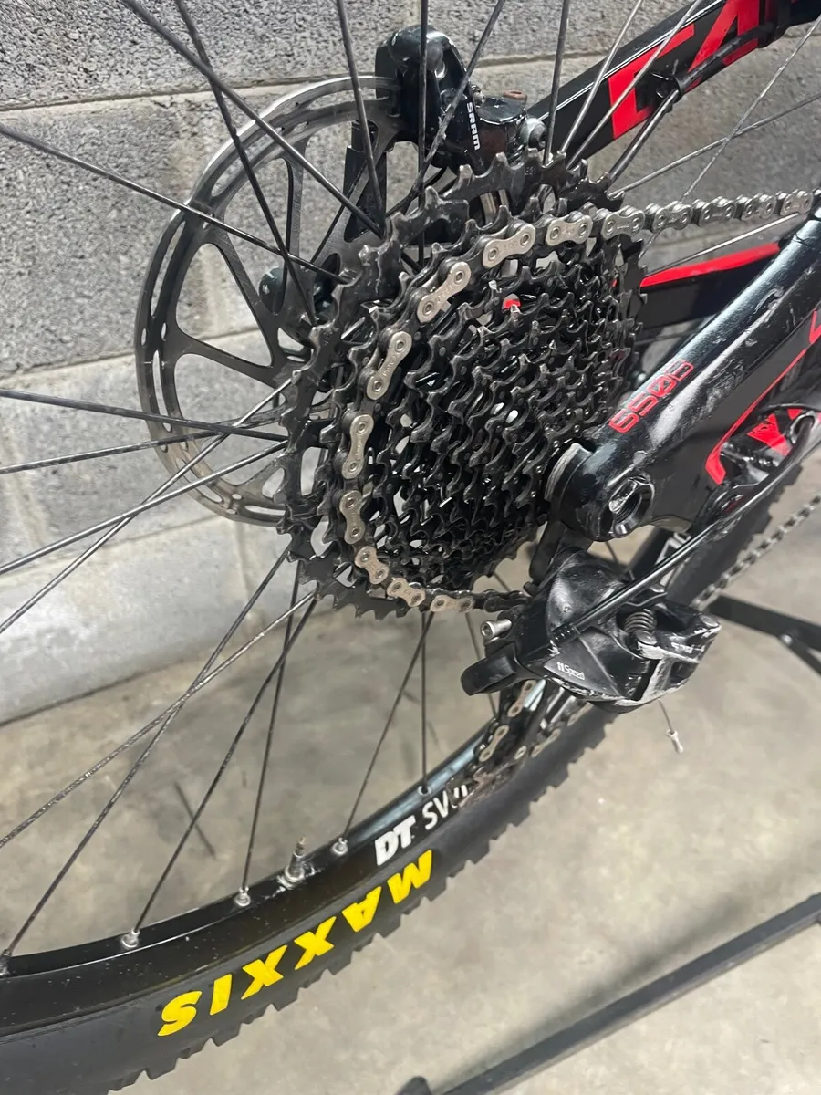 2018 yt capra downhill bike - Image 4