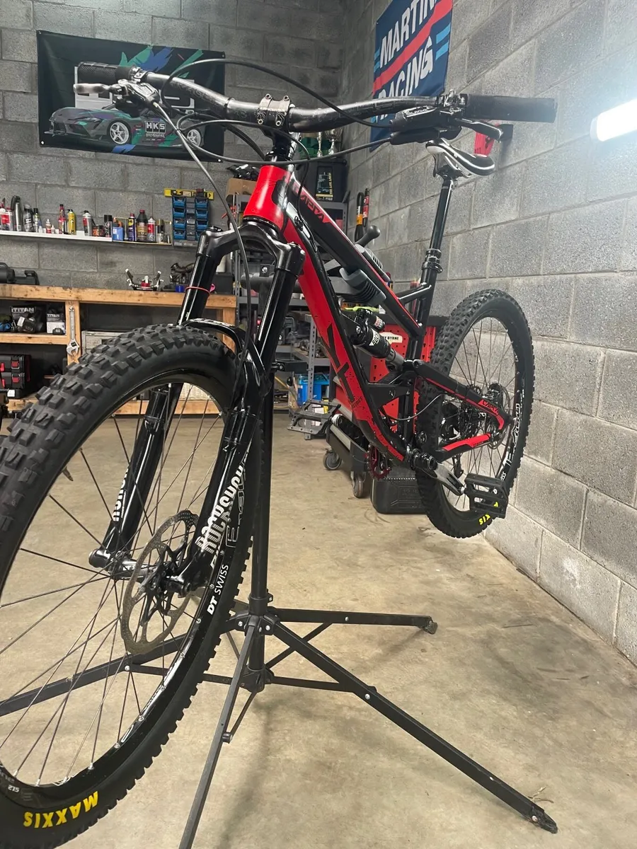 2018 yt capra downhill bike - Image 1