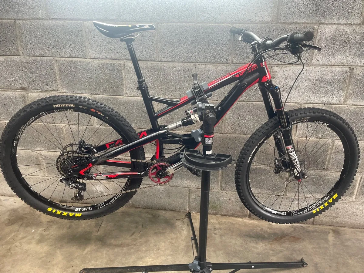 2018 yt capra downhill bike - Image 2