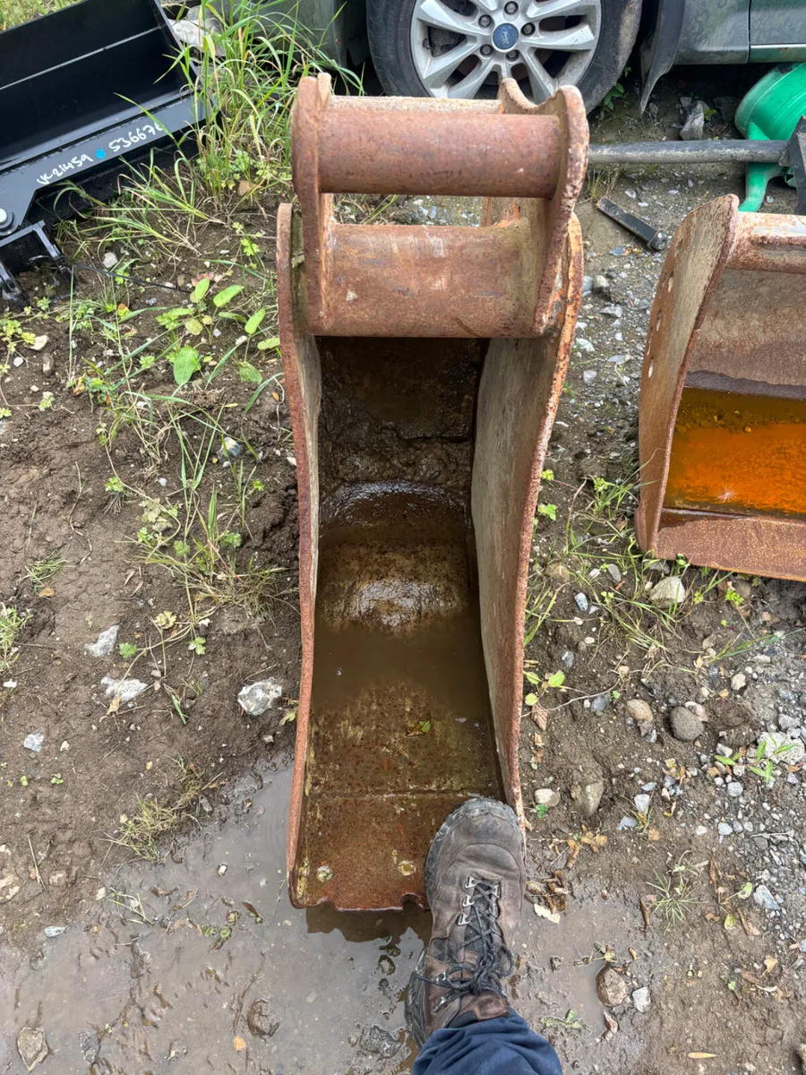 Digger buckets 45/60/65 mm pins - Image 2